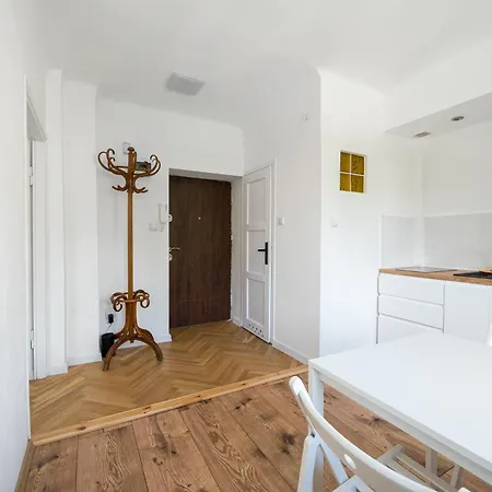 Nowolipie 531 By Bookinghost * Warszawa