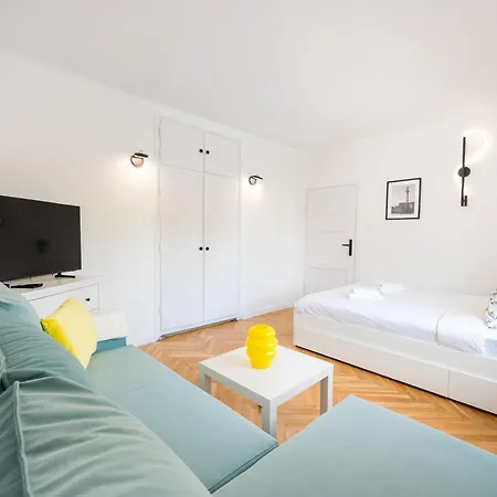 Nowolipie 531 By Bookinghost * Warsaw